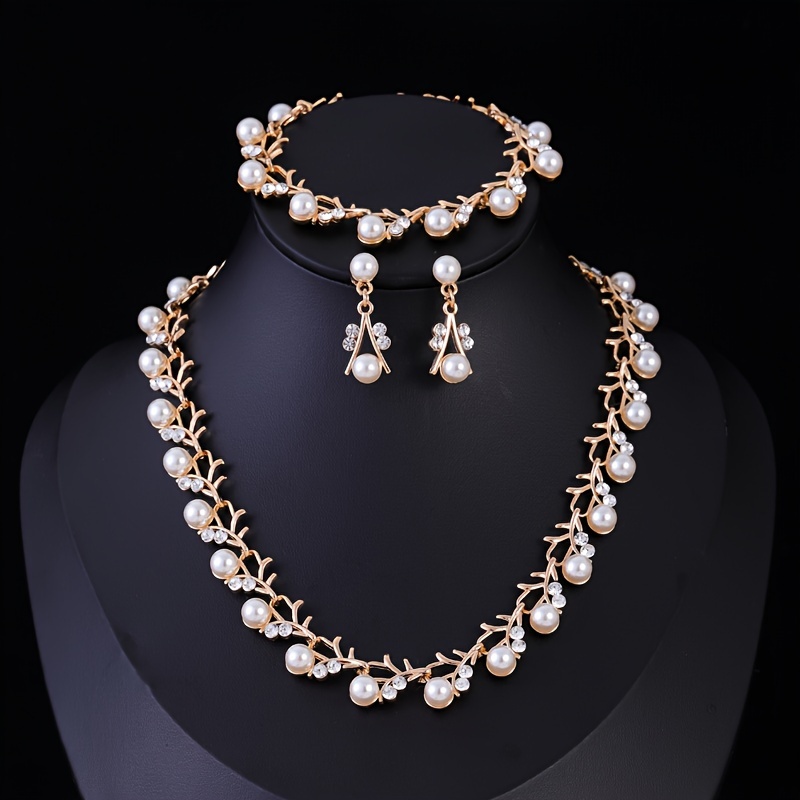 

Four-piece Set Women's Jewellery Faux Pearl Necklace Earrings Bracelet Set Bridal Dress Versatile Accessories Fashion Simple Luxury Faux Pearl Four-piece Set Gift