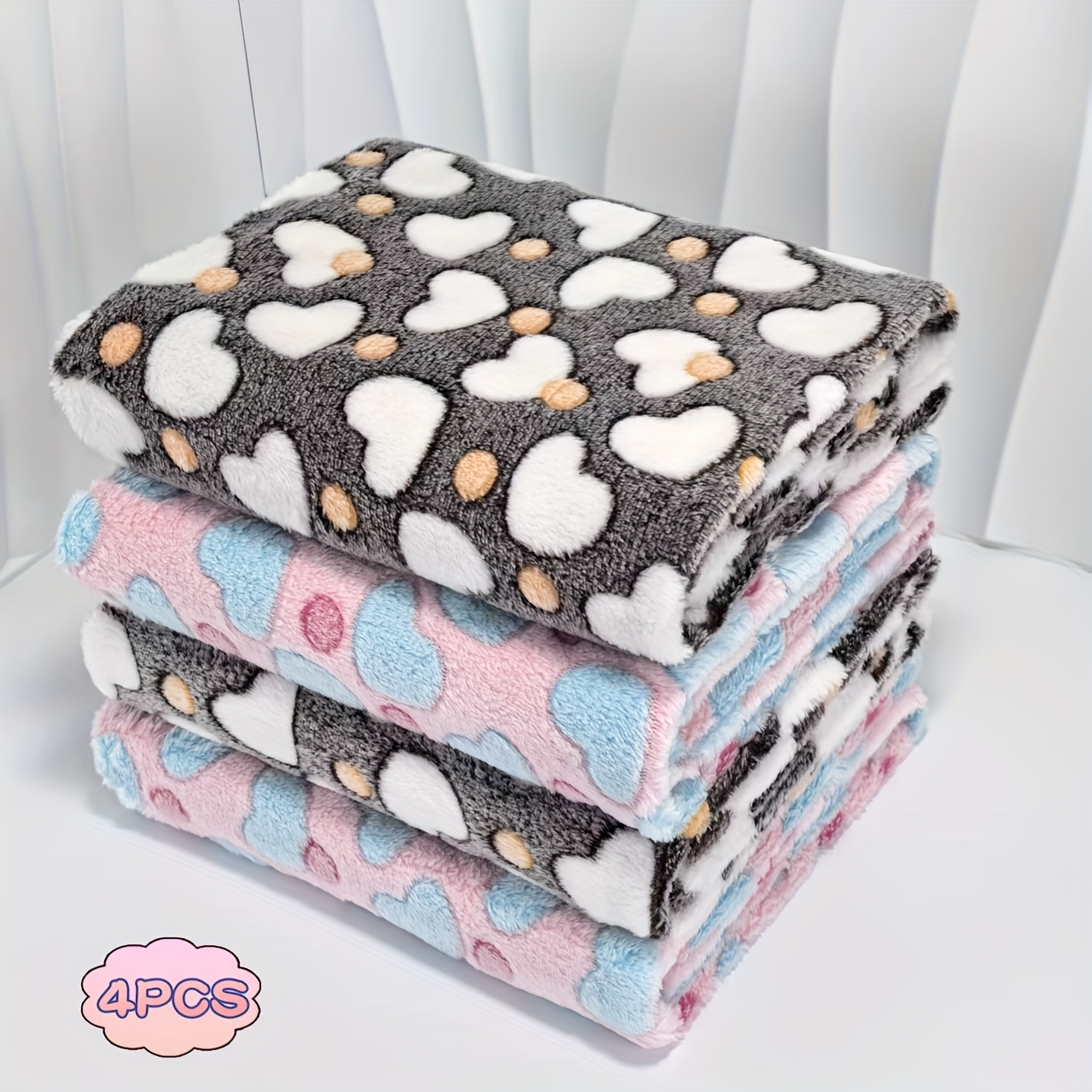 TEMU 4pcs Set Flannel Dog Blanket With Heart Pattern, Fluffy And Soft, Stylish Pet Blanket, Provides For Your Furry Friend, Suitable For All Dog