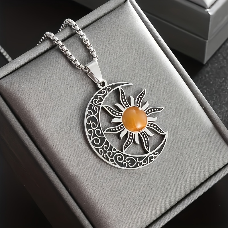 Women's Fashion Versatile Classic Moon Sun Pendant Necklace