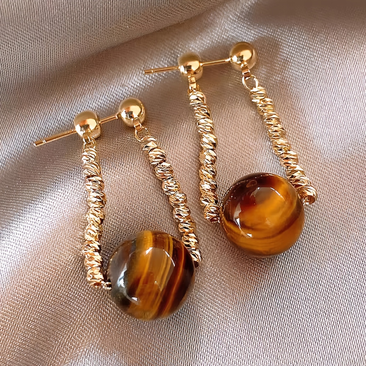 Image of A Pair Of Vintage Elegant Minimalist Natural Eye Stone Earrings For Women, Suitable For Holidays, Birthdays, Dates, Parties, Vacations, Shopping, And Daily Commuting Additions