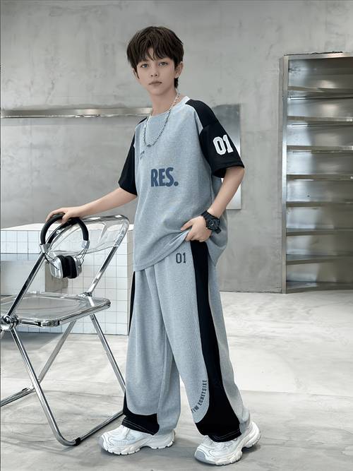 boys 2pcs set to large kids spring autumn summer casual sporty comfortable and stylish outdoor black and gray contrast color pullover t shirt and casual straight leg long pants outdoor