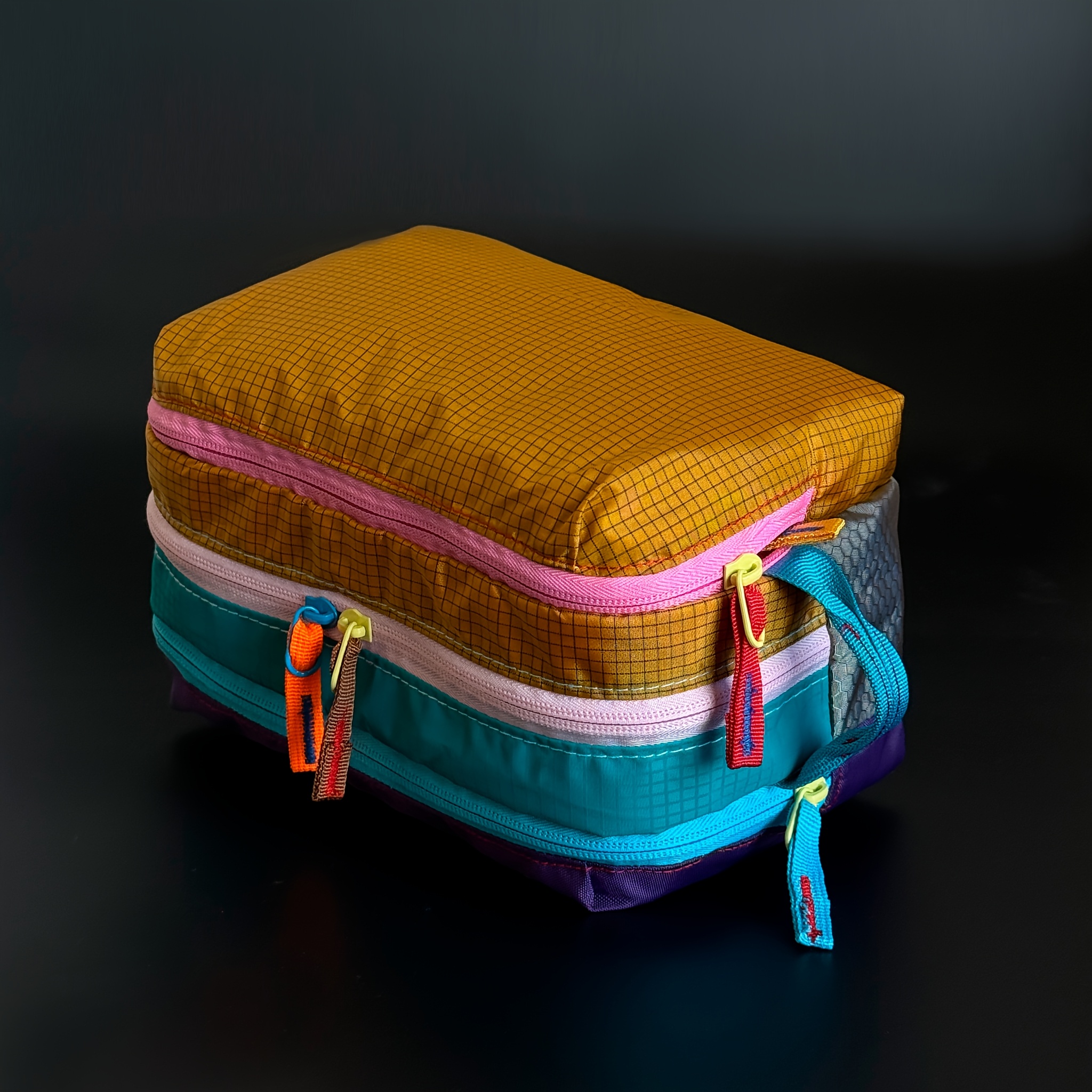 Dopamine-colored Washing Bag - Multi-compartment Classification And Storage. Travel-friendly For Daily Toiletries, Cosmetics, And More