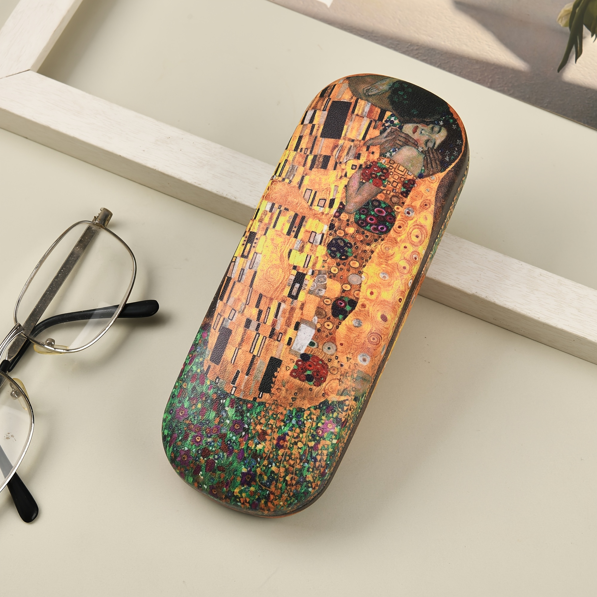 Image of 1pc, Retro Religious, Oil Painting Print Glasses Case, Women's Glasses Case, Unique Glasses Case