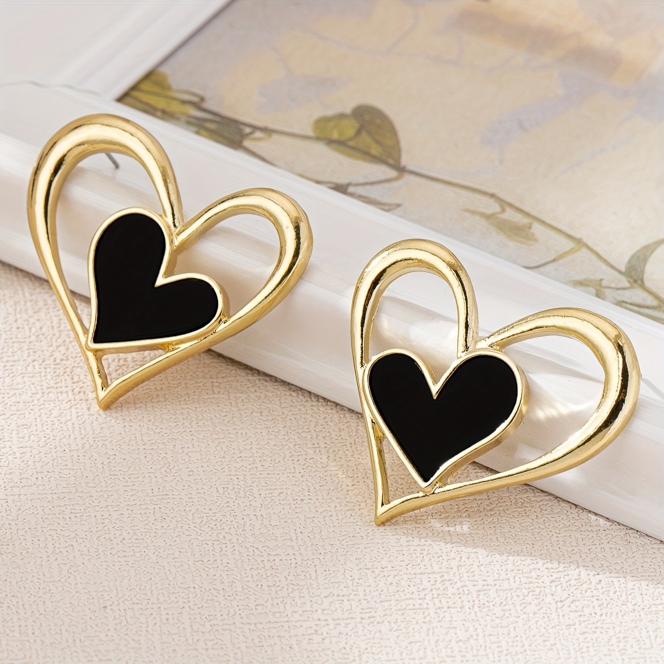 TEMU Une Paire de Boucles d'Oreilles Clous Vintage de Cœur, et Polyvalentes pour Femmes
