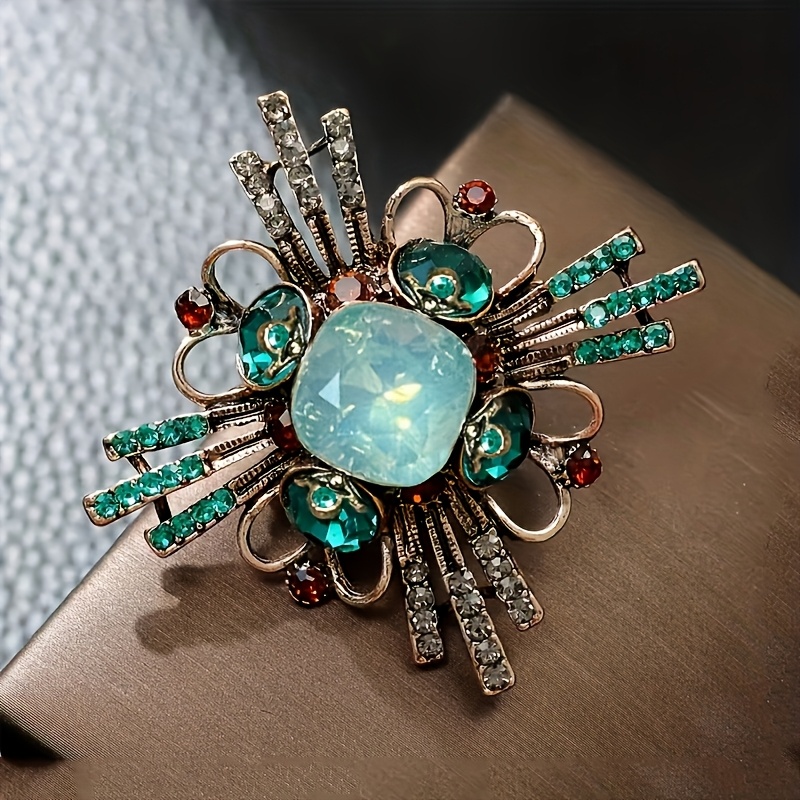 Image of A Brooch Featuring A Retro With Rhinestones, Perfect For Formal Decoration And A Fashionable Touch With Its Tassel Corsage Pin Additions