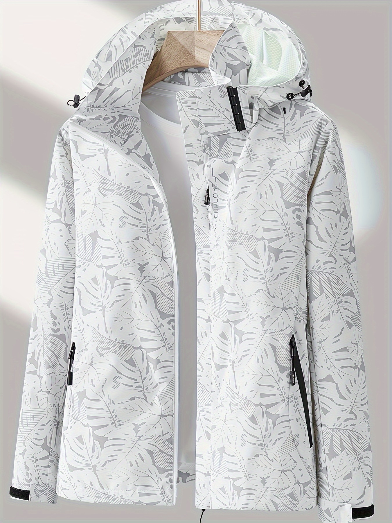 Женская камуфляжная куртка для активного отдыха: ветрозащитная и непромокаемая, со съемным капюшоном — идеально подходит для приключений на природе!