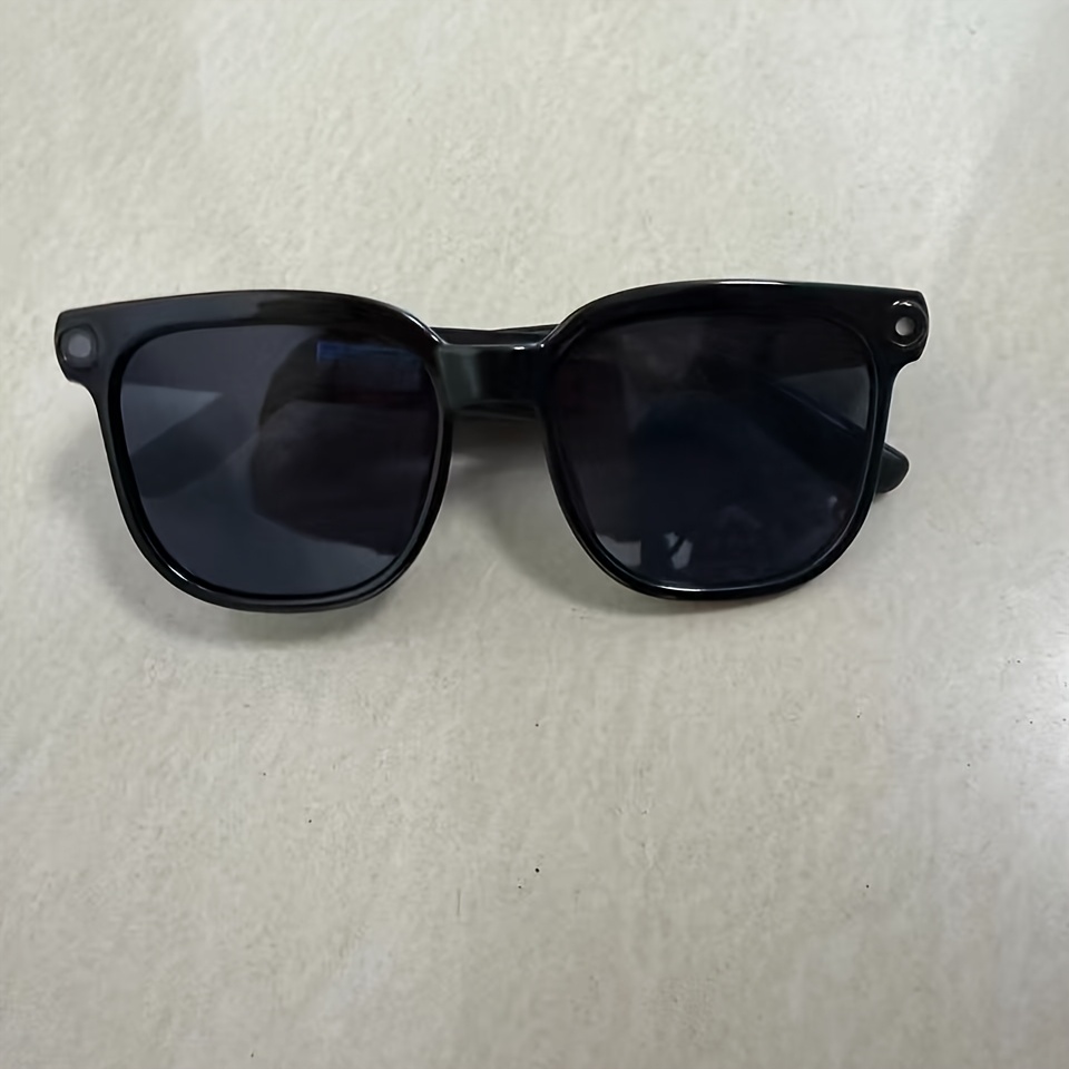 Smart Glasses with Wireless Connectivity & AI Camera