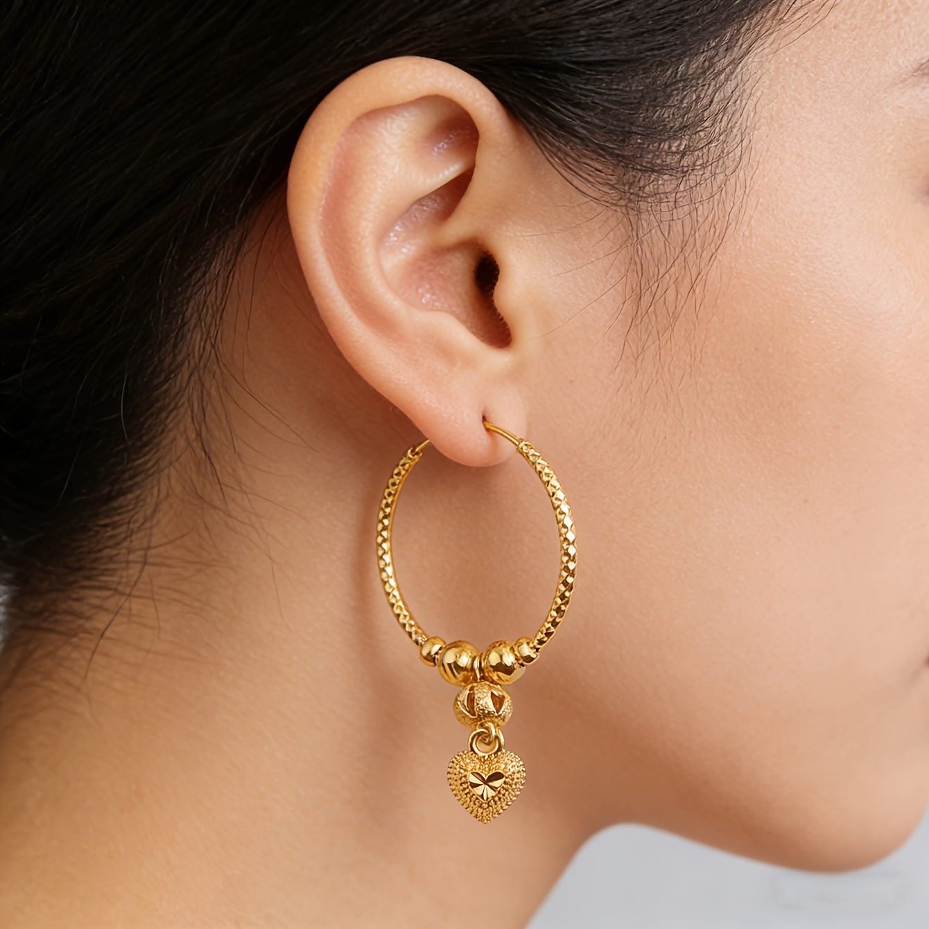 TEMU A Pair Of Women's Fashionable And Easy Hoop Earrings With Heart Pendants, Women' Holiday Gift Additions