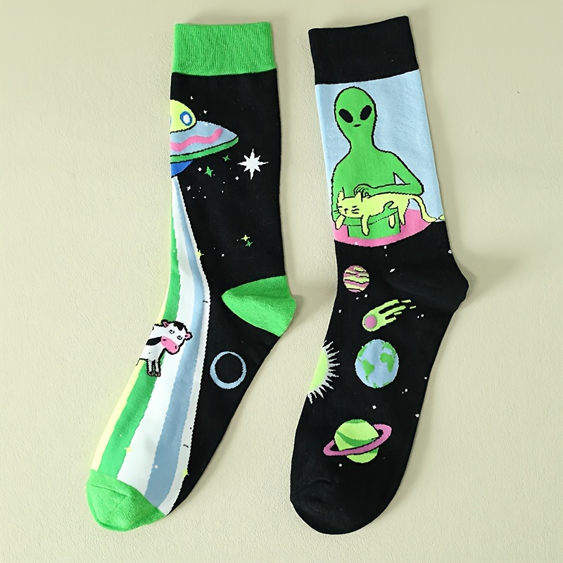 

2 Pairs Of Unisex Cotton Fashion Novelty Socks, Funny Alien Patterned Men Women Gift Socks, For Outdoor Wearing & All Seasons Wearing