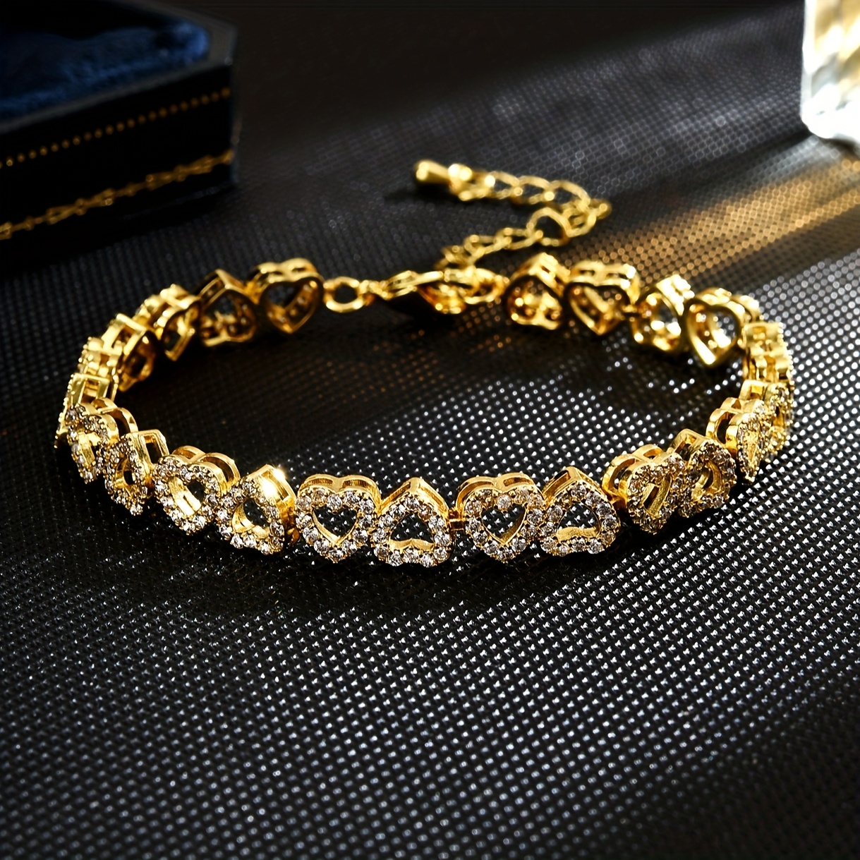 Image of 1pc Of Copper-set Synthetic Synthetic Zirconia Irregular Heart Luxury Women's Fashion Bracelet, Perfect For Daily Wear And Date Occasions