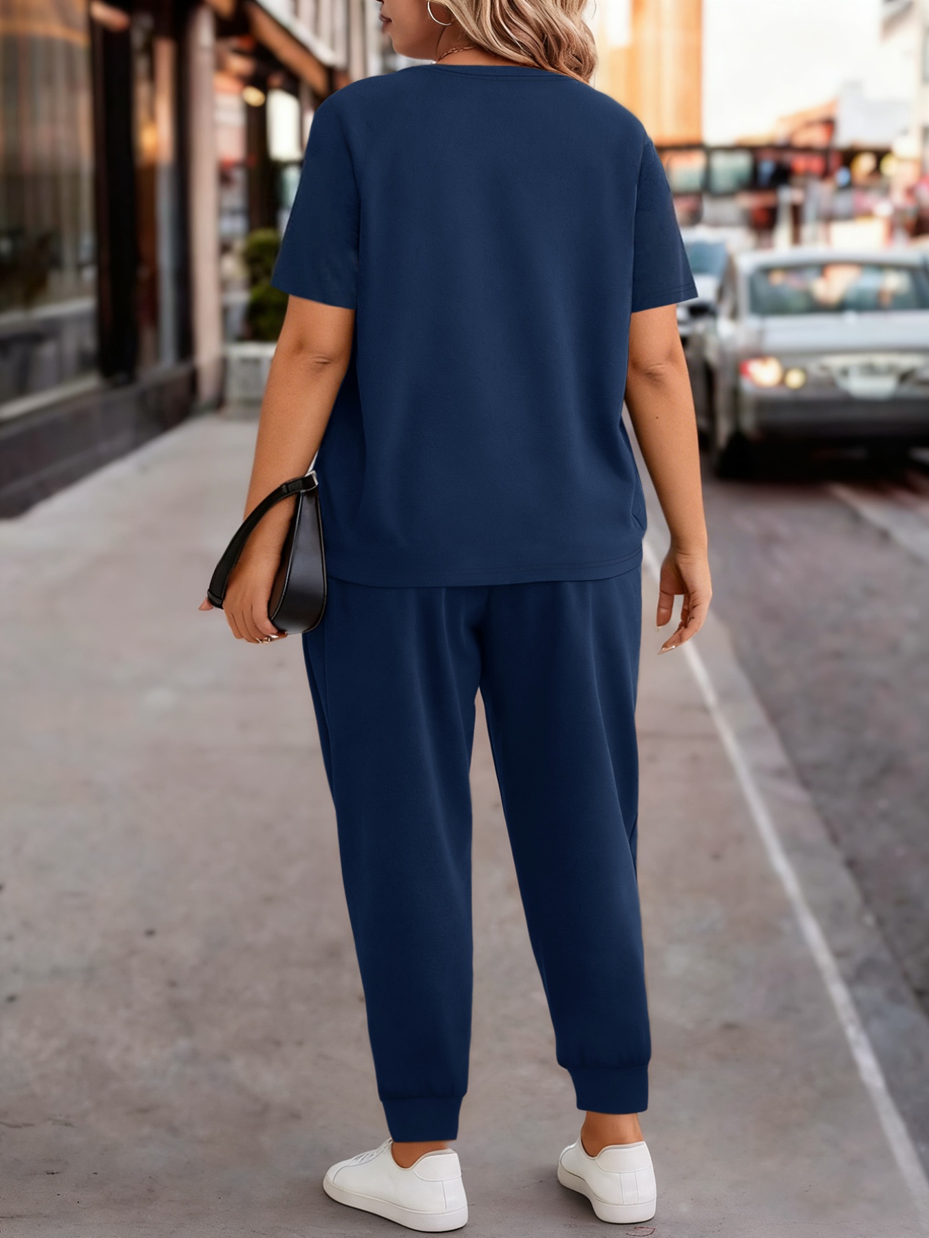 Ensemble Vintage Streetwear — Jogging & T-shirt Graphique Ensemble de détente 2 pièces pour femme grande taille, T-shirt et jogging doux à élasticité moyenne avec cordons de serrage et poches, imprimé graphique, style décontracté idéal pour le printemps et l