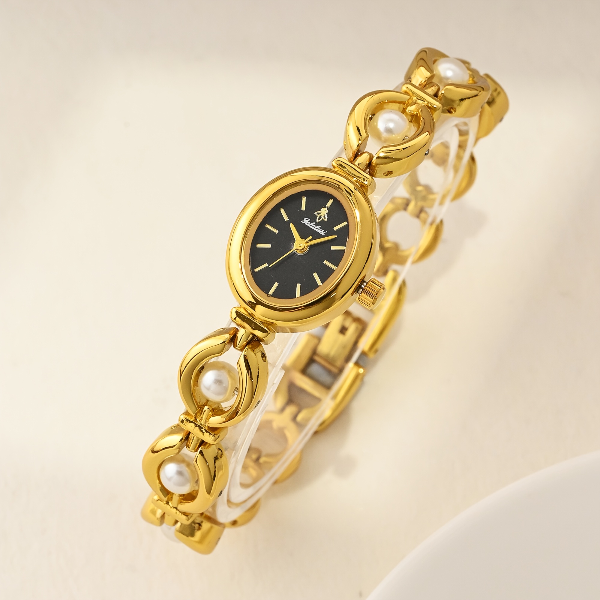 Women's Elegant Luxury Golden Quartz Watch