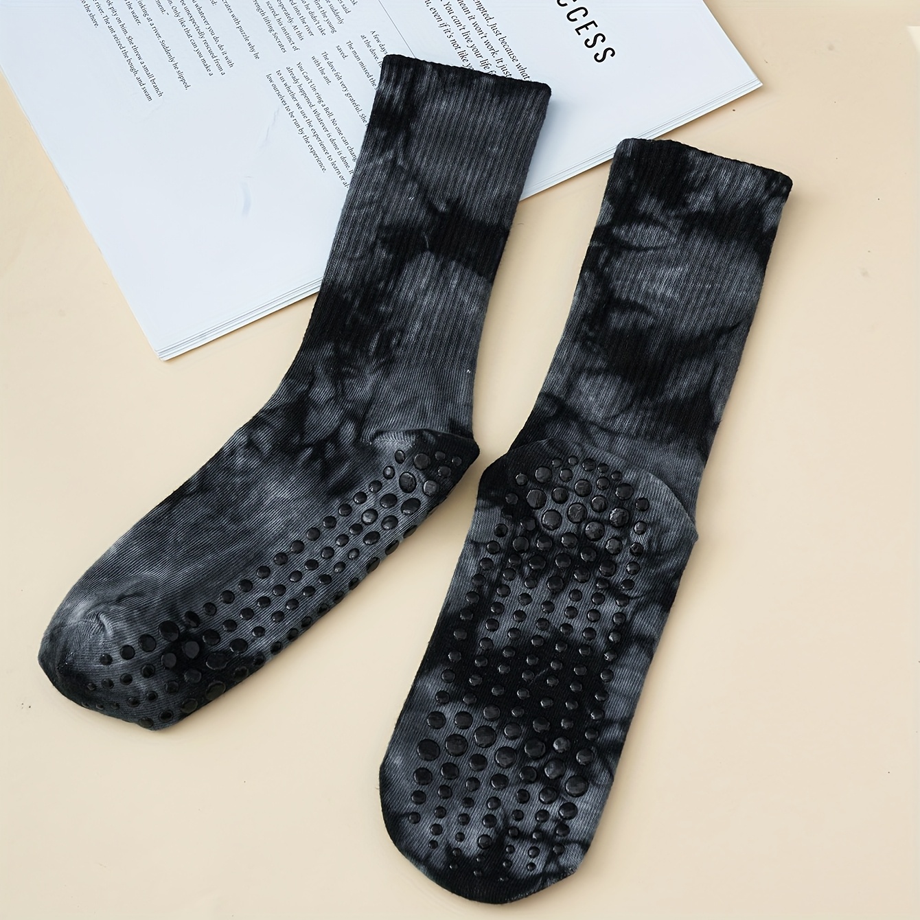 TEMU 1 Pair Of Tie-dye Yoga Socks, Non-slip Silicone Pilates Socks For Indoor Fitness And Floor Workouts