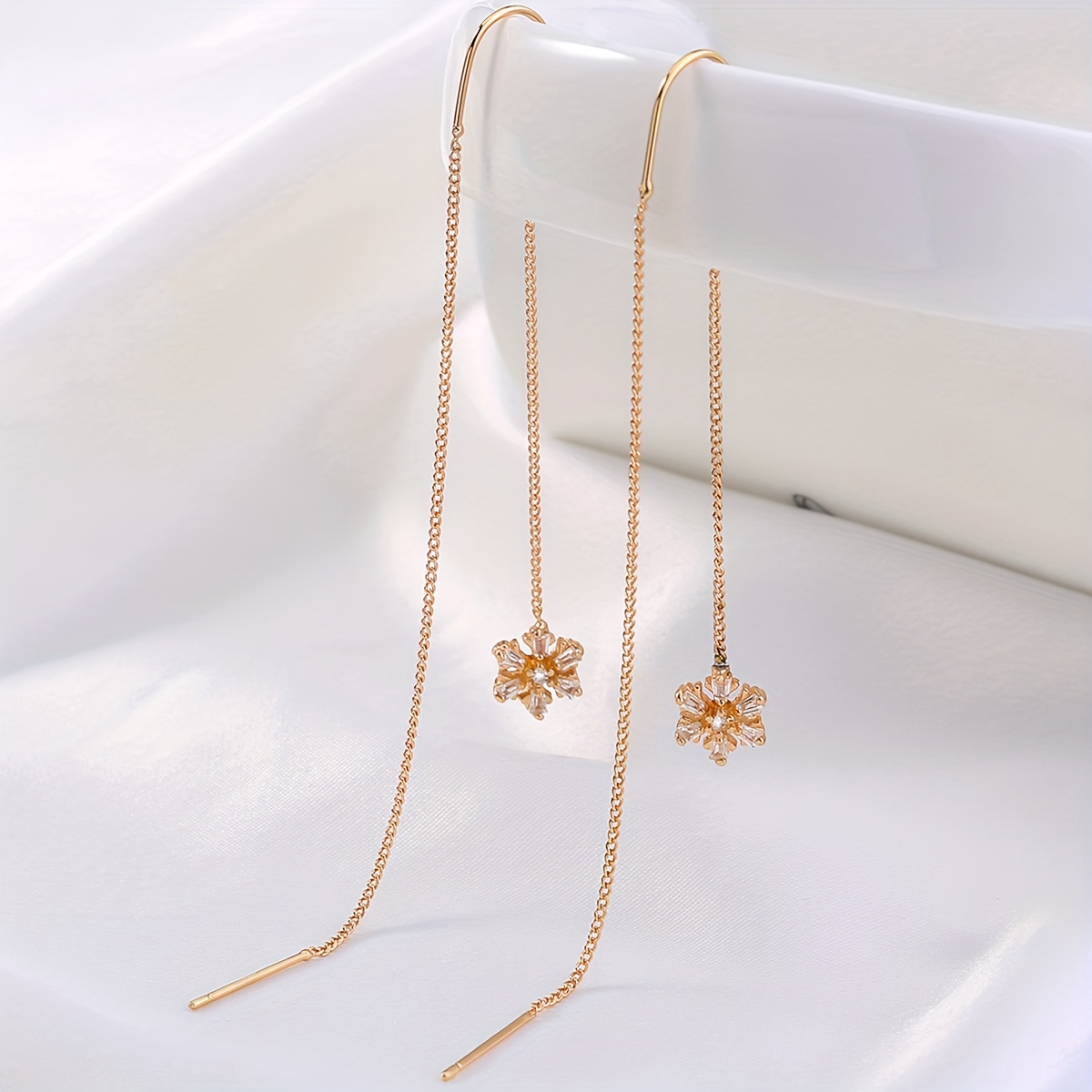 Image of Japanese And Korean Style Fashionable Simple Snowflake Micro-pave Synthetic Zirconia Pendant Tassel Piercing Ear Threads For Women