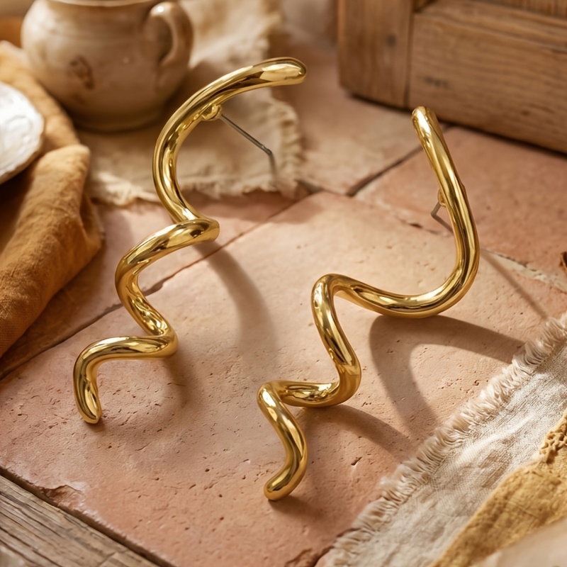 TEMU 1 par de aretes de chapados vintage para mujer - Metálicos brillantes, adecuados para uso diario y fiestas, aros en , estilo retro, versátiles