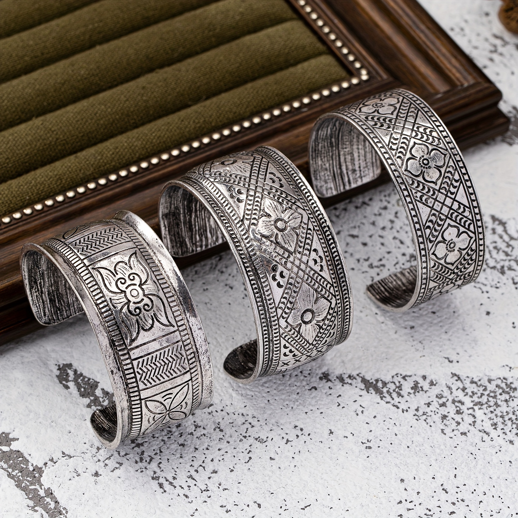 

3pcs Silvery Silvery Pattern Silvery Hidden Silvery Bracelet Handmade Retro Bracelet