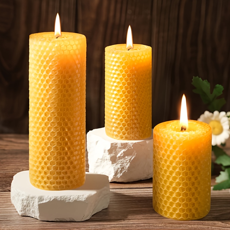 Image of Christmas Beeswax Pillar Candles, A Set Of 3 Handmade Beeswax Candles (1.97 Inches * 3.94 Inches, 1.97 Inches * 2.95 Inches, 1.97 Inches * 5.91 Inches) For Lighting, For Home Decoration, And Ambiance