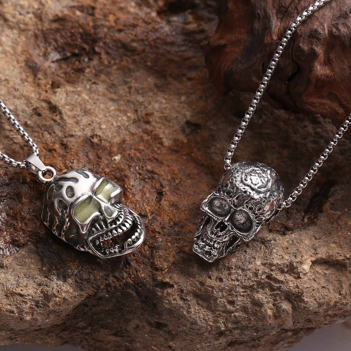 2pcs Set of Vintage Skull Necklaces