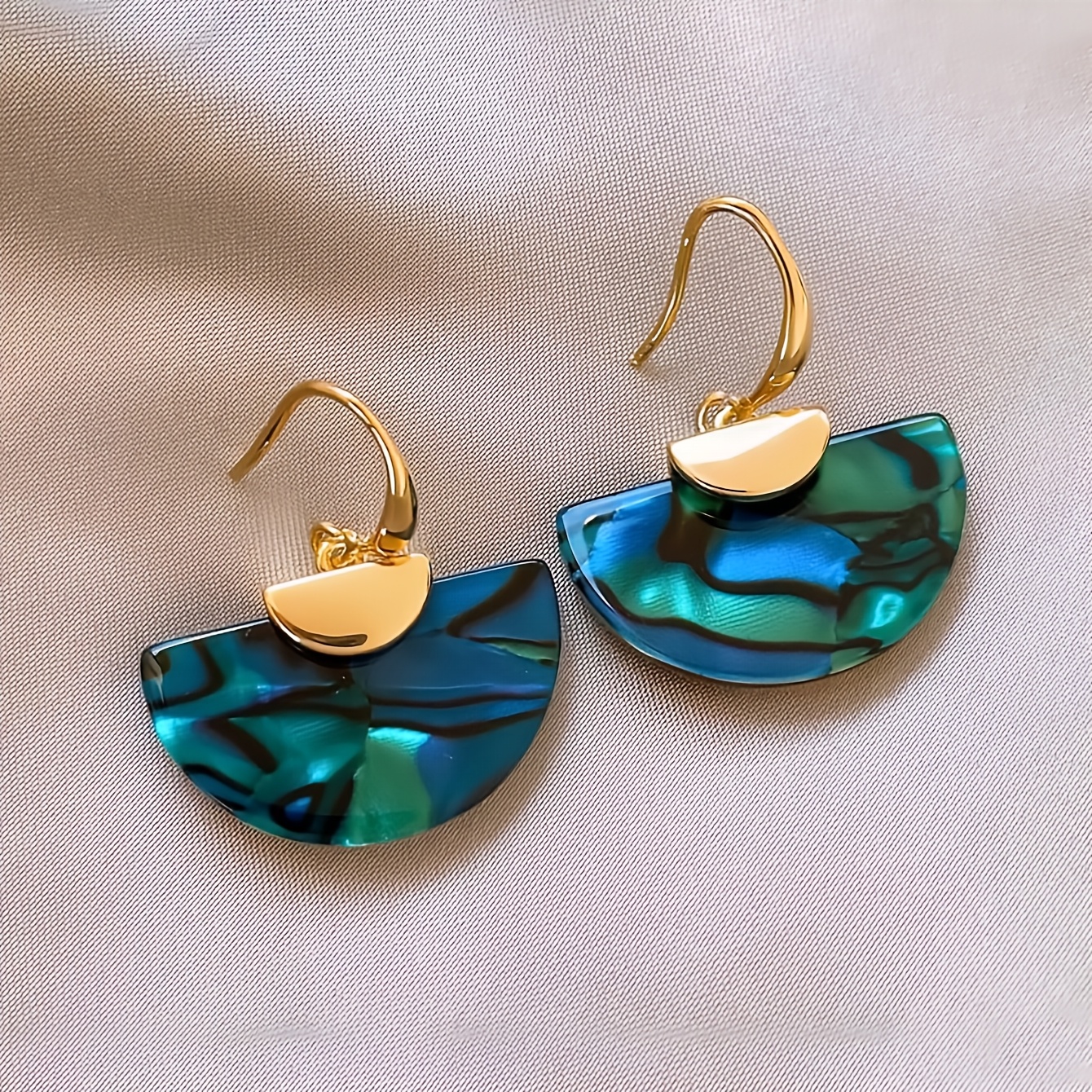 Image of 1 Pair Elegant Individual Sense Bohemian Style Fashion Women's Earrings, Geometric Fan-shaped Niche Design, Suitable For Women' , Party, Gathering Vacation And Festival Wear (random Color)