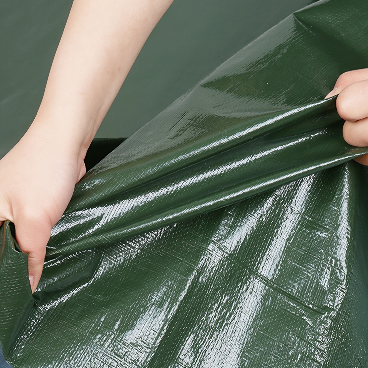 Outdoor Camping, Rooftops, Yards, Swimming Pools, Boats, And Garage Covers Are Suitable for Versatile Christmas Gifts. The Outdoor Awning Fabric Is in Green And Silver.
