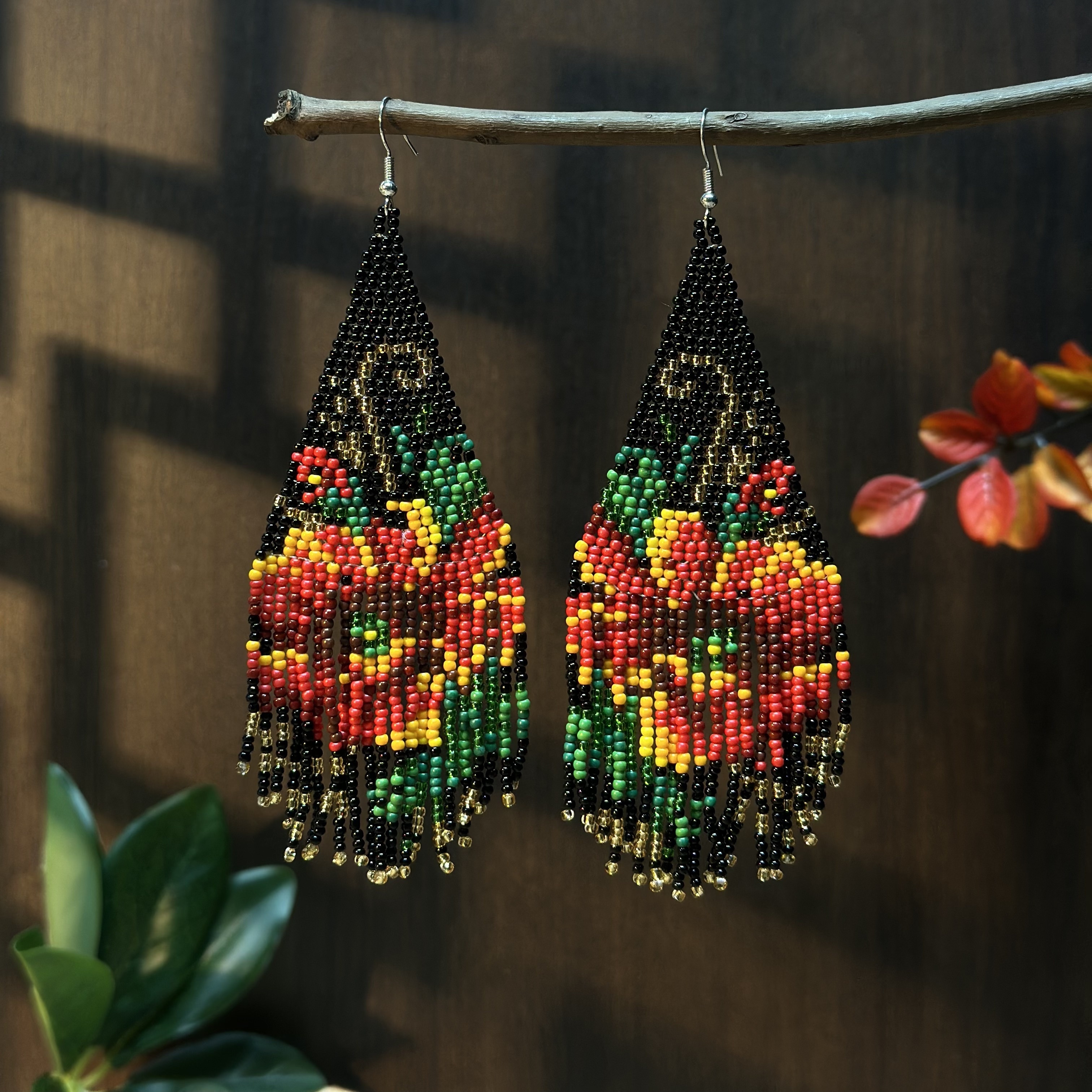 TEMU Boucles d'oreilles fleurs rouges sur le thème de Noël, boucles d'oreilles à pampilles de fleurs perlées de style bohème, parfaites pour de Noël,