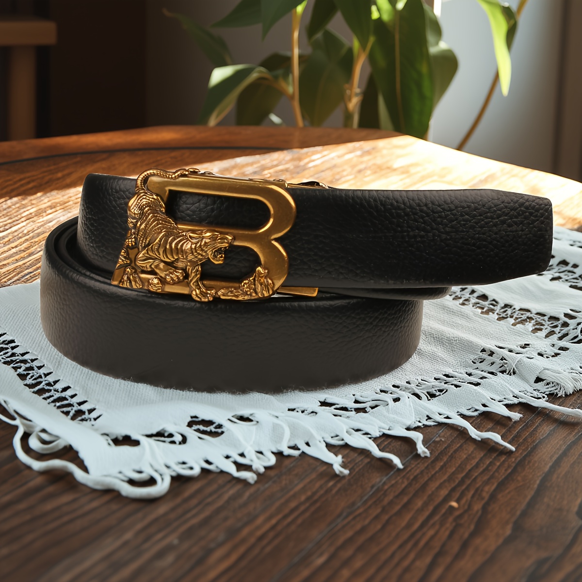 Powerful Tiger B Buckle Men's Belt with Crocodile Pattern