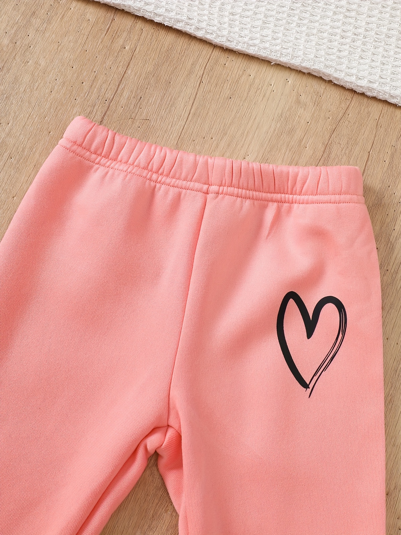 3 of 6 stuks Meisjes Winterkleding Set - Roze/Witte Capuchon Trui & Wijde Broek met Hartprint (Luipaard//Beer)