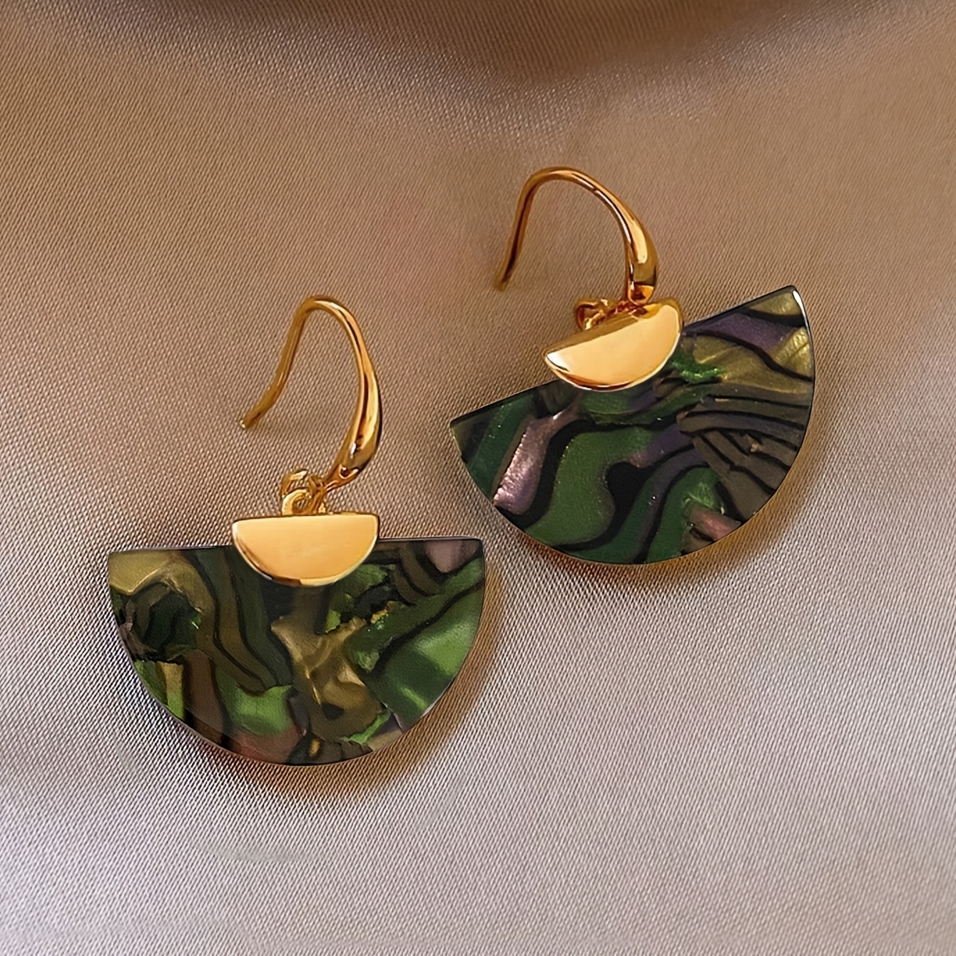 TEMU 1 Pair Temperament Geometric Fan Earrings Suitable For Women' Parties (random Pattern)