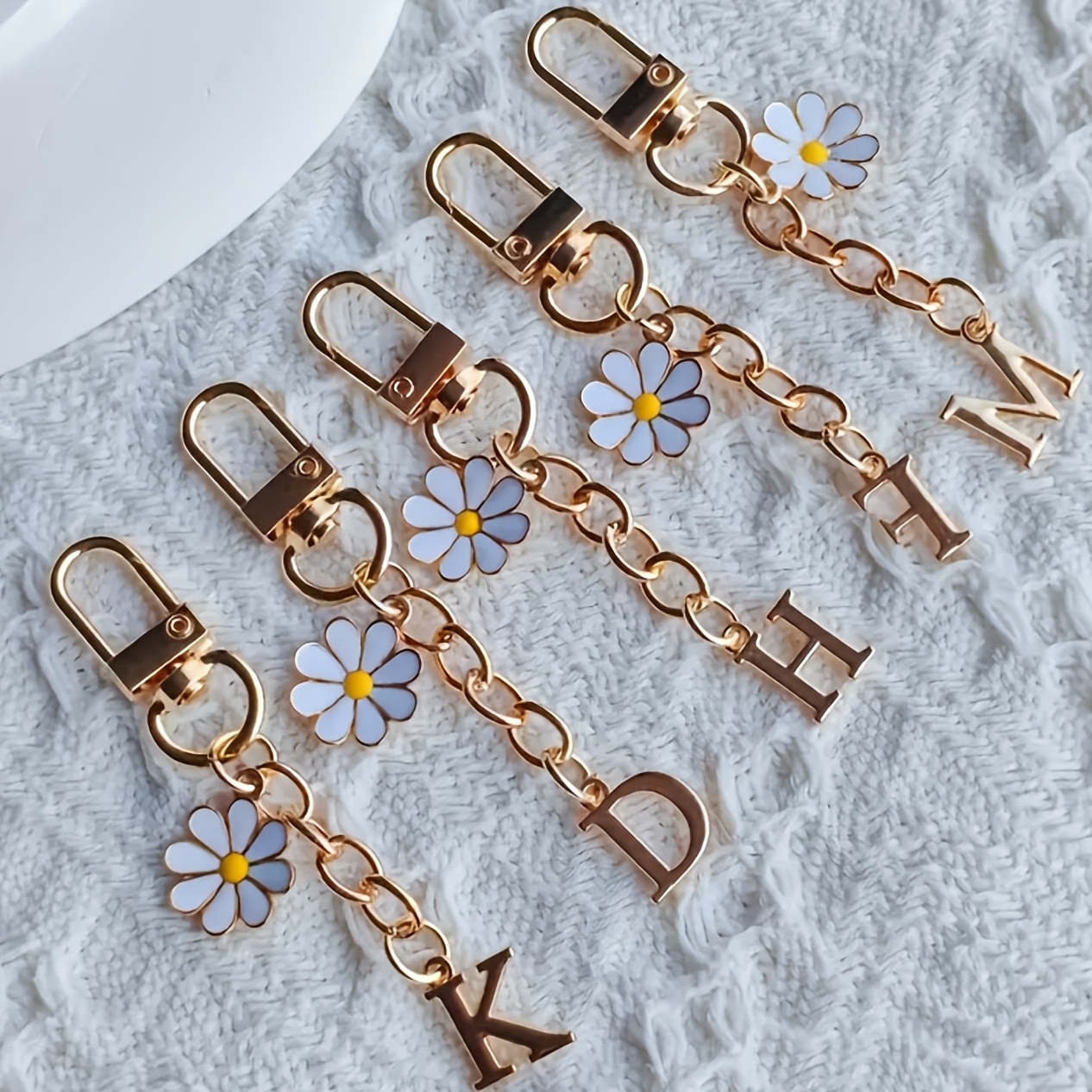 handmade daisy letter keychain initials   z with floral accents birthday graduation wedding gift backpack car key decor friendship day present initial keychain backpack decoration decorative keyring