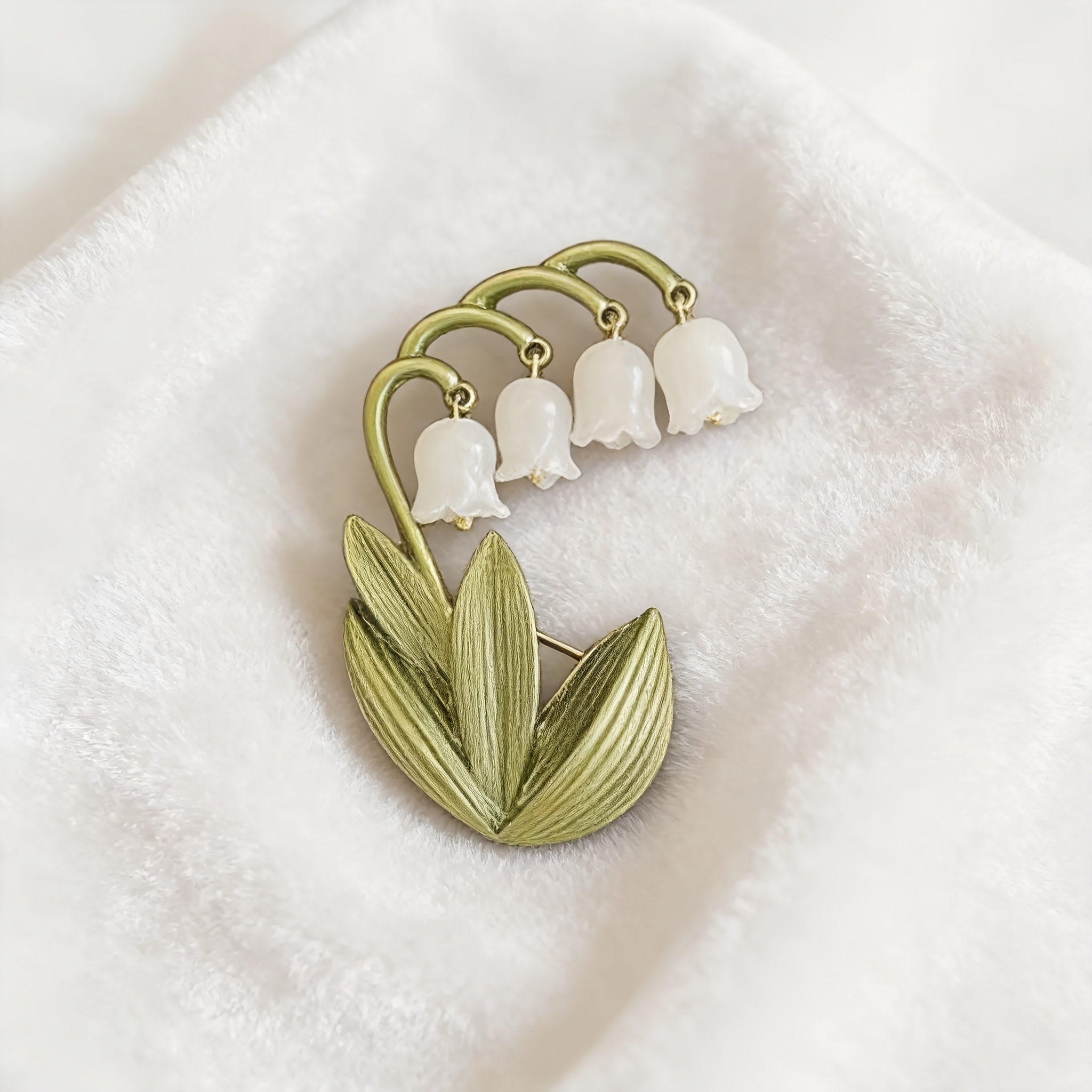 elegant lily flower brooch   and   womens accessory premium lily flower tassel brooch high end light luxury niche brooch clothing accessory vintage versatile brooch clothing accessory