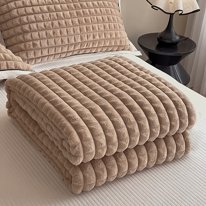 TEMU Couverture en Flanelle Couleur Unie 300G, Douce, pour et Chaude. Parfaite pour les Siestes sur le Canapé, les et le Camping Air. Disponible en