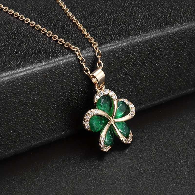 

1pc Vintage Elegant Copper Clover Pendant Necklace With Green Synthetic Zirconia, Fashionable Clavicle Chain For Women, Ideal For & Parties, Cute Necklace