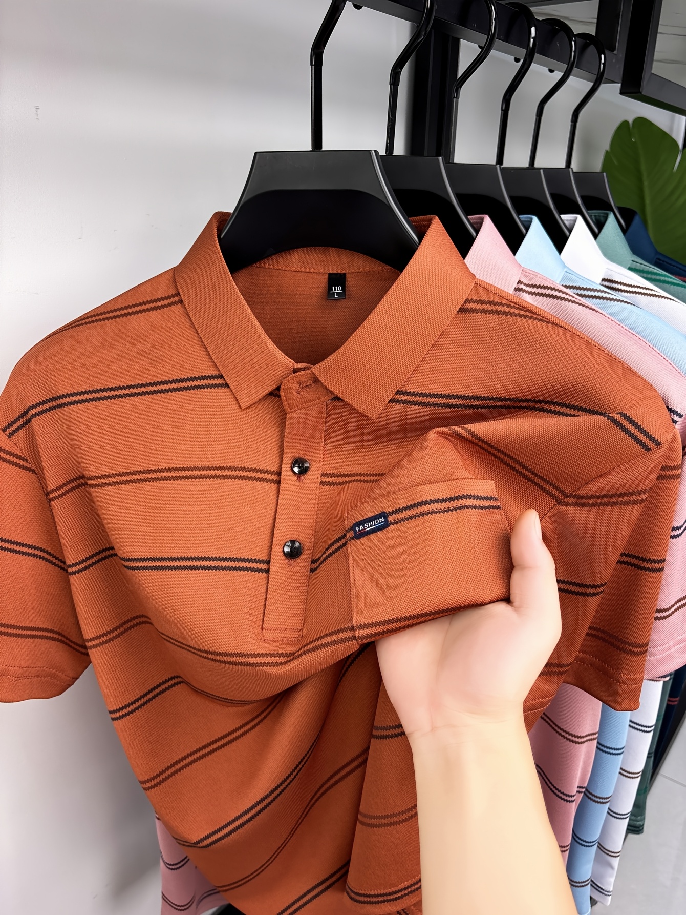 gambar barang baju   lengan pendek berjalur   urban, bernafas untuk perjalanan harian