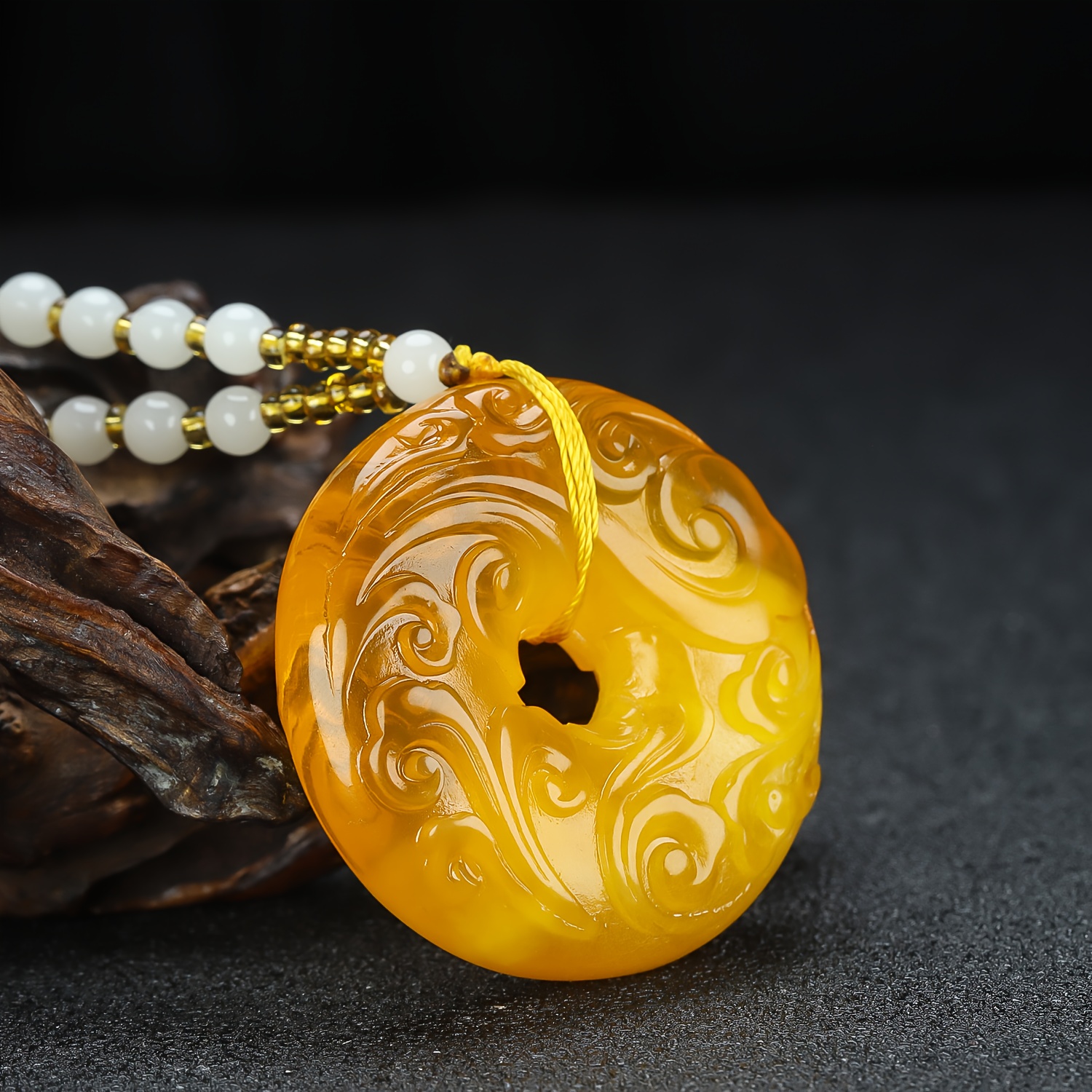 Elegant Men's Chinese Cloud Pendant Necklace with Golden Chain