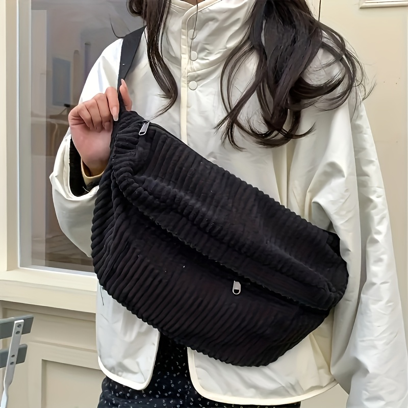 E-shop Neue Corduroy Plüsch-Velours-Brusttasche für Damen, entworfen für einfaches Tragen an der Brust, ideal für tägliche Ausflüge Freizeit. als