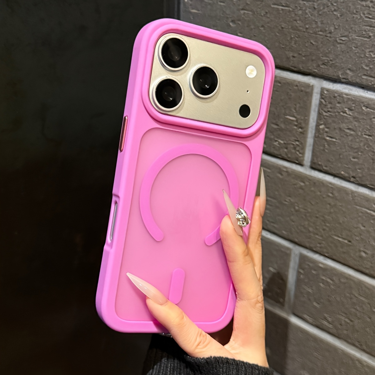 TEMU Custodia per telefono: Custodia traslucida opaca al tatto con ricarica wireless magnetica compatibile con iPhone 17 Pro Max 17 Pro 17 16 Pro 16