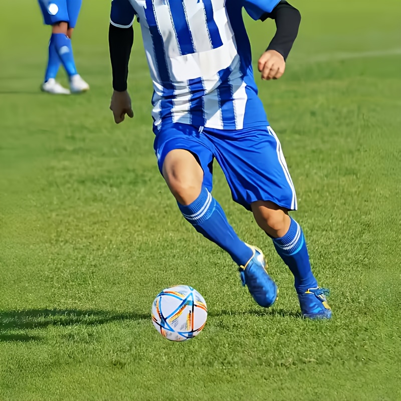 E-shop Professioneller Fußball Trainingsball - Größe 5 Fußball, geeignet für alle Oberflächen, dynamisches Bewegungsdesign, hochwertige Naht und