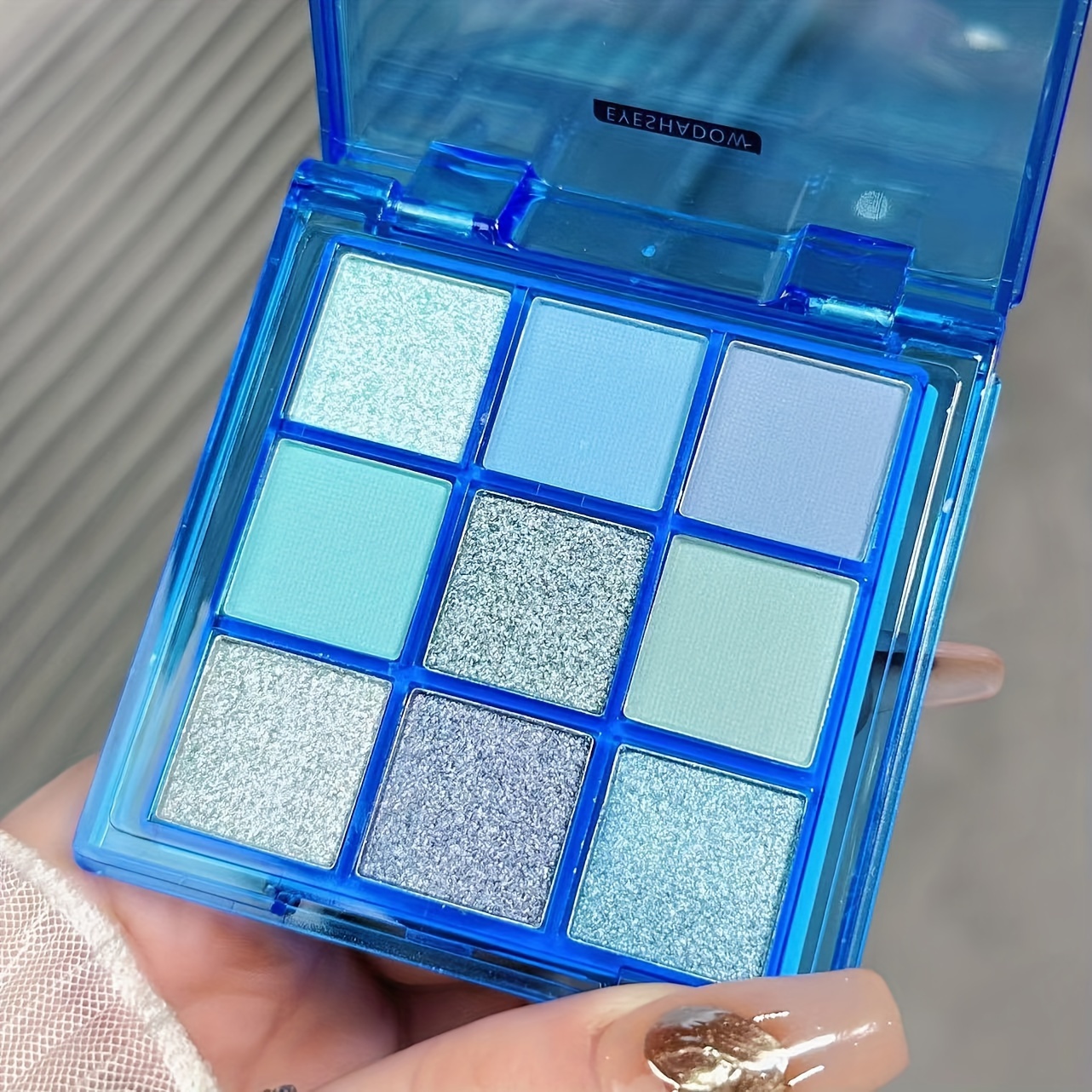

9-shade Blue Eyeshadow Palette, Frost & Pearlescent Finishes, Daily Versatile Makeup, Long-lasting, Cool Compact Design