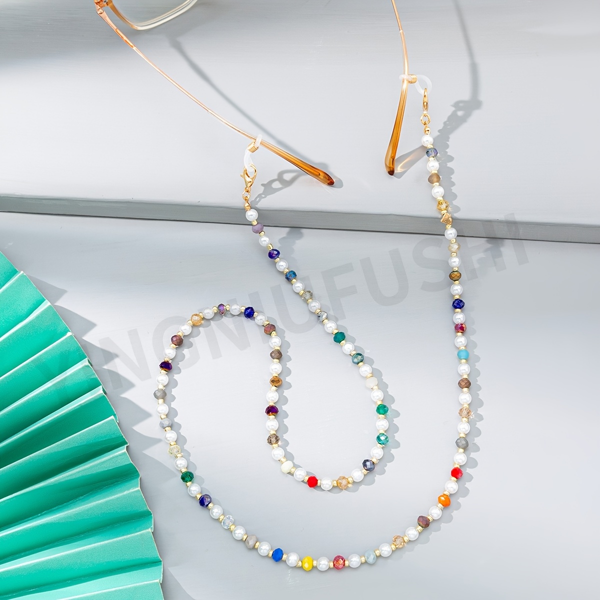 TEMU 1 Chaîne de lunettes colorée à perles avec des perles rondes de style et des perles à facettes multicolores, avec un fermoir doré, un accessoire