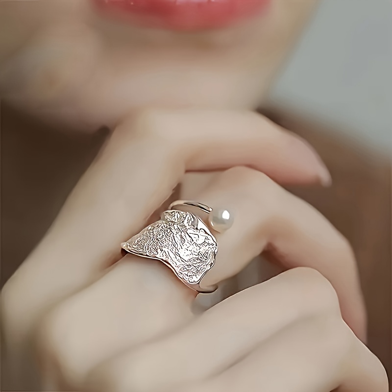E-shop Vintage Textur Geometrischer Linienring, Einfaches Design High-End Hohl-Stil, Ideales Geschenk für Valentinstag oder Muttertag. Geeignet für