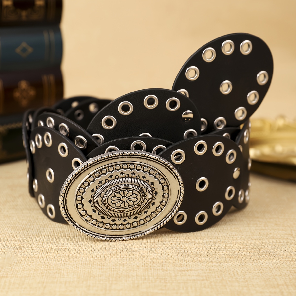 E-shop 1 Stück Damen Schwarzer Rundes Schnalle PU Gürtel Böhmischer Stil Blumenmuster Schnalle Kopf Shopping Essential Party Mode Vielseitiger Gürtel