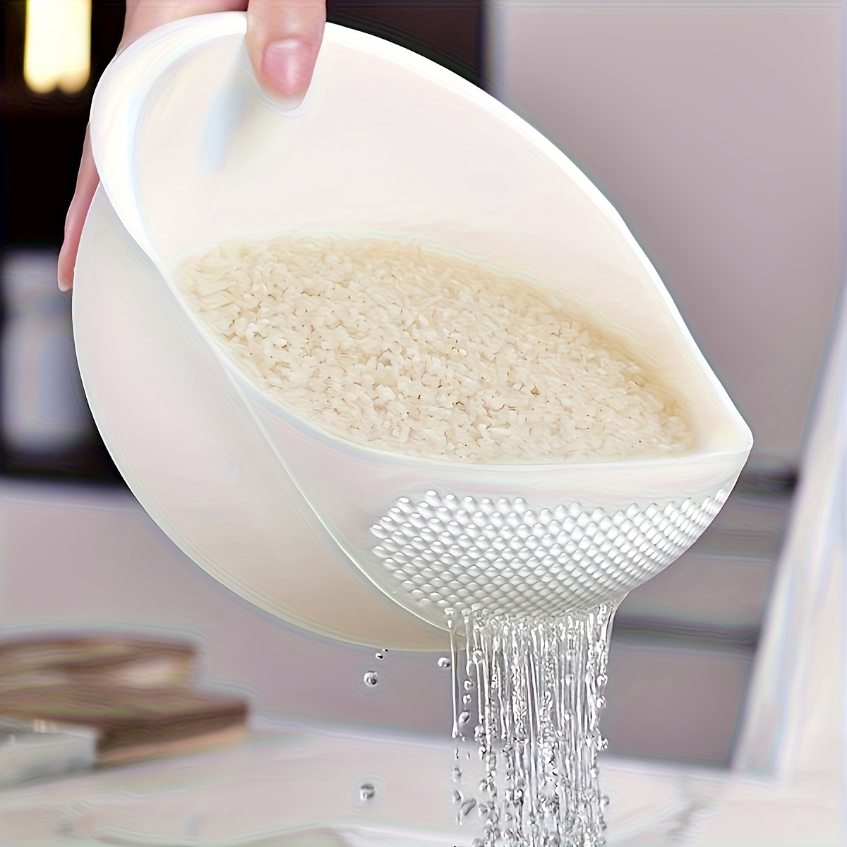 1pc practical kitchen small tool filter basin, suitable for filtering water from vegetables, fruits, rice and other foods. Made of pp plastic easily and conveniently, it is a practical filtering tool for white kitchen sinks