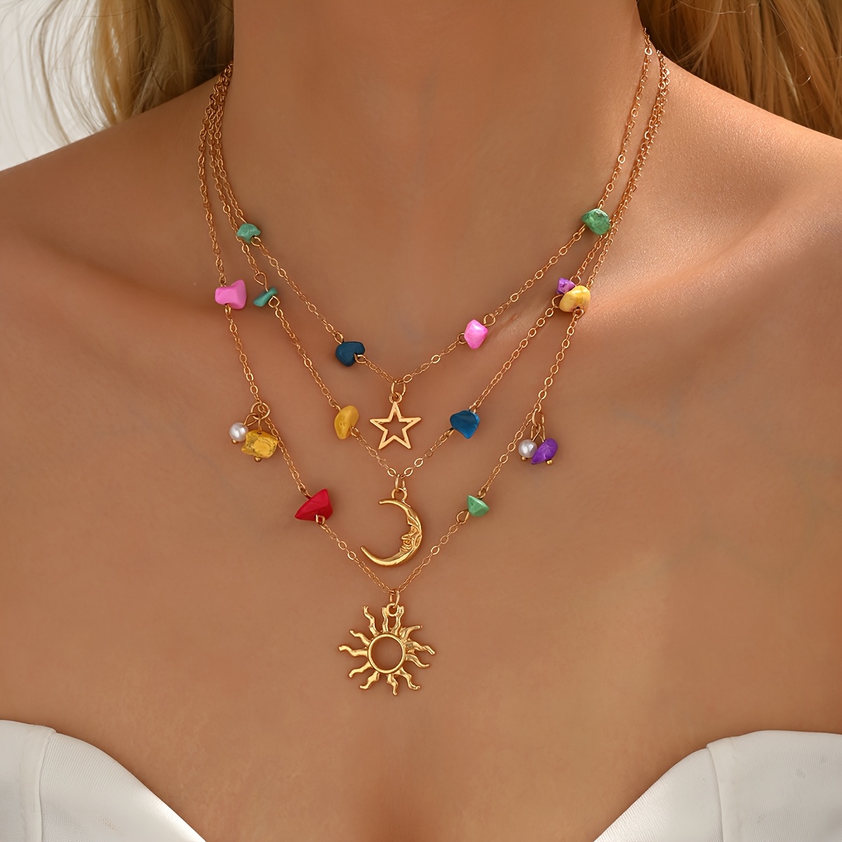 Collar bohemio de varias capas con colgante de sol, piedras de colores, elementos de estrella y luna, collar en tono dorado para mujer, cadena de joyería elegante adecuada para uso diario