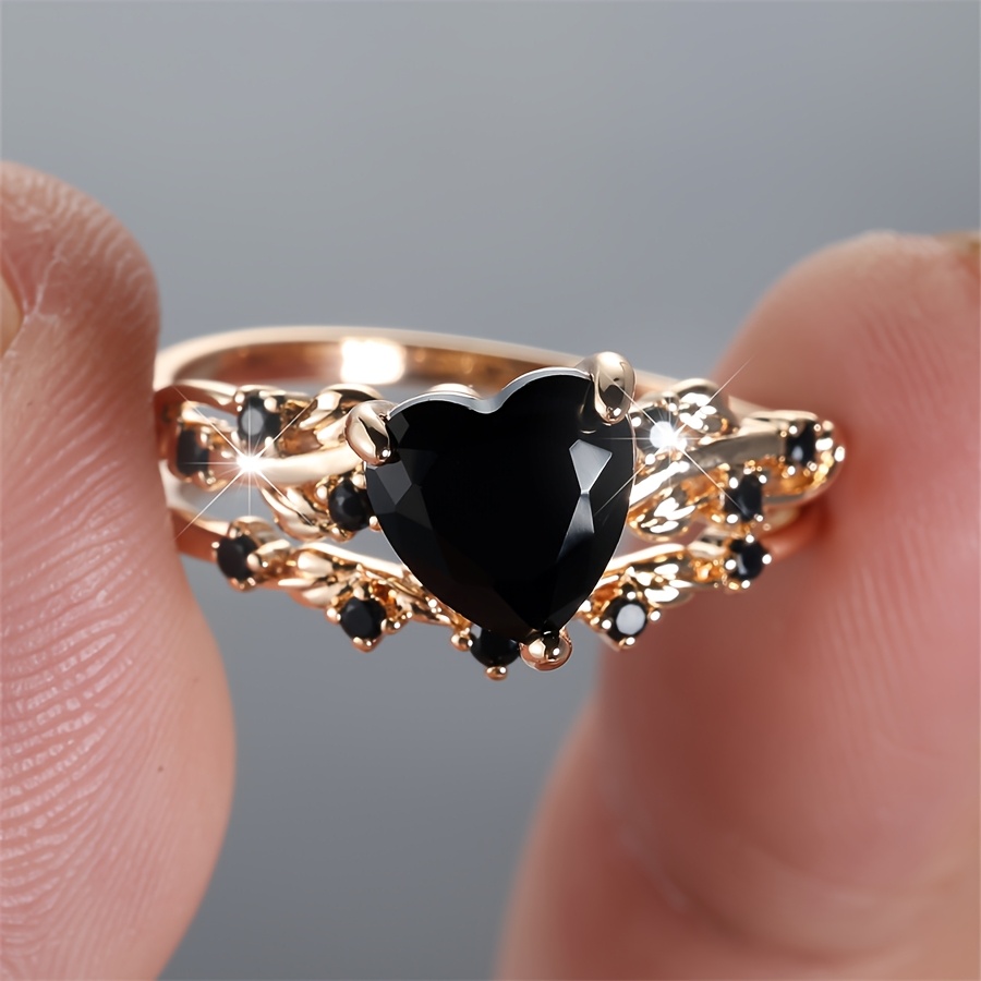 

2pcs Set, Retro Heart-shaped Black Synthetic Zirconia Plated Gold Plated Women's Set Ring, Suitable For Valentine's Day, Holiday And , And Accessories