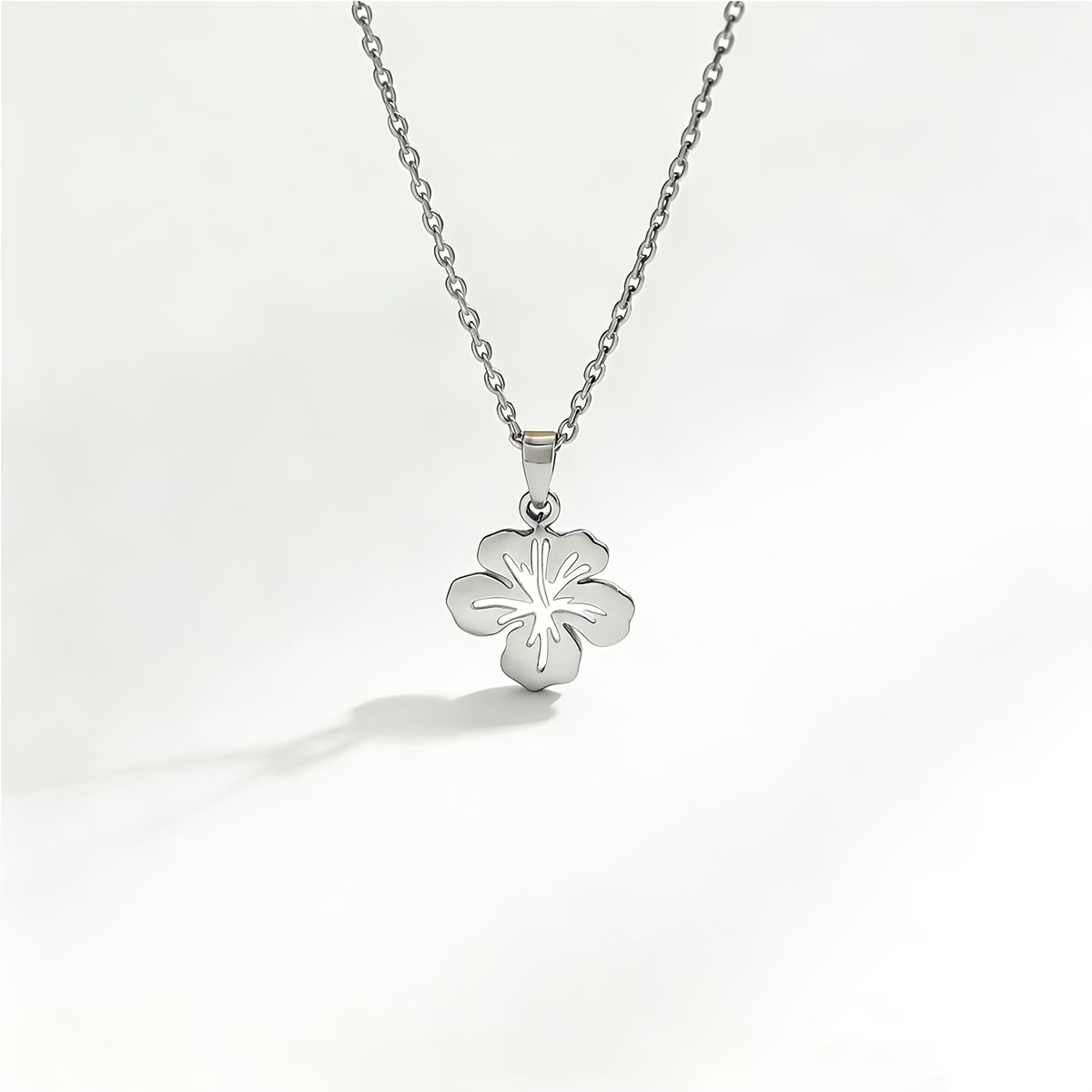A 304 Stainless Steel Low-sensitivity Material, Hollow Flower Pendant Necklace, Suitable For Men And Women' Wear, Holiday Gifts