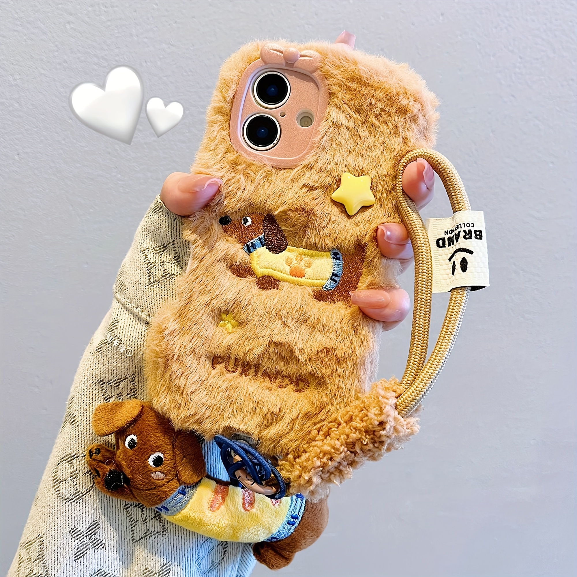 

A Cartoon Plush Dachshund Phone Case For Autumn And Winter, Complete With A Dog-themed Bracelet, Compatible With Pro Max.