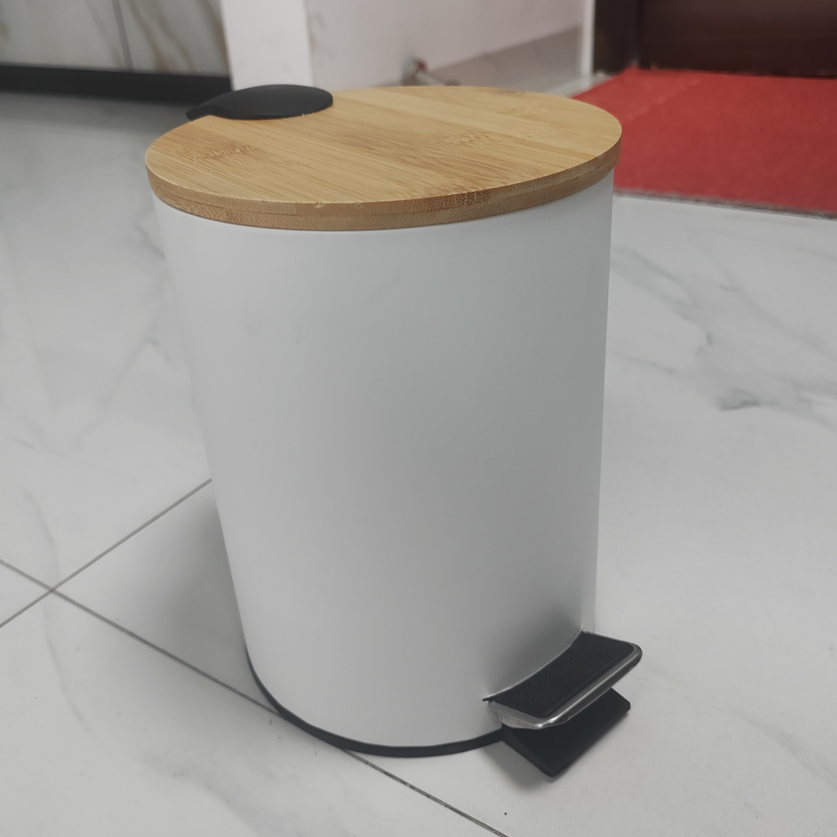 

1pc Round Pedal Trash Can With Bamboo Lid, Stainless Steel, Modern Minimalist Home Waste Bin, Black & White