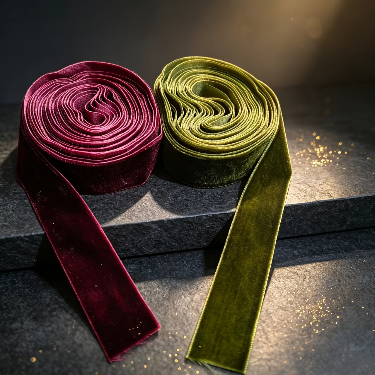 TEMU 2 Rouleaux de Ruban en Velours Simple Face Rouge Vin et , Longueur Totale 400 cm, Largeur 2,5 cm, Sangle en Velours pour Emballage de Cadeaux de