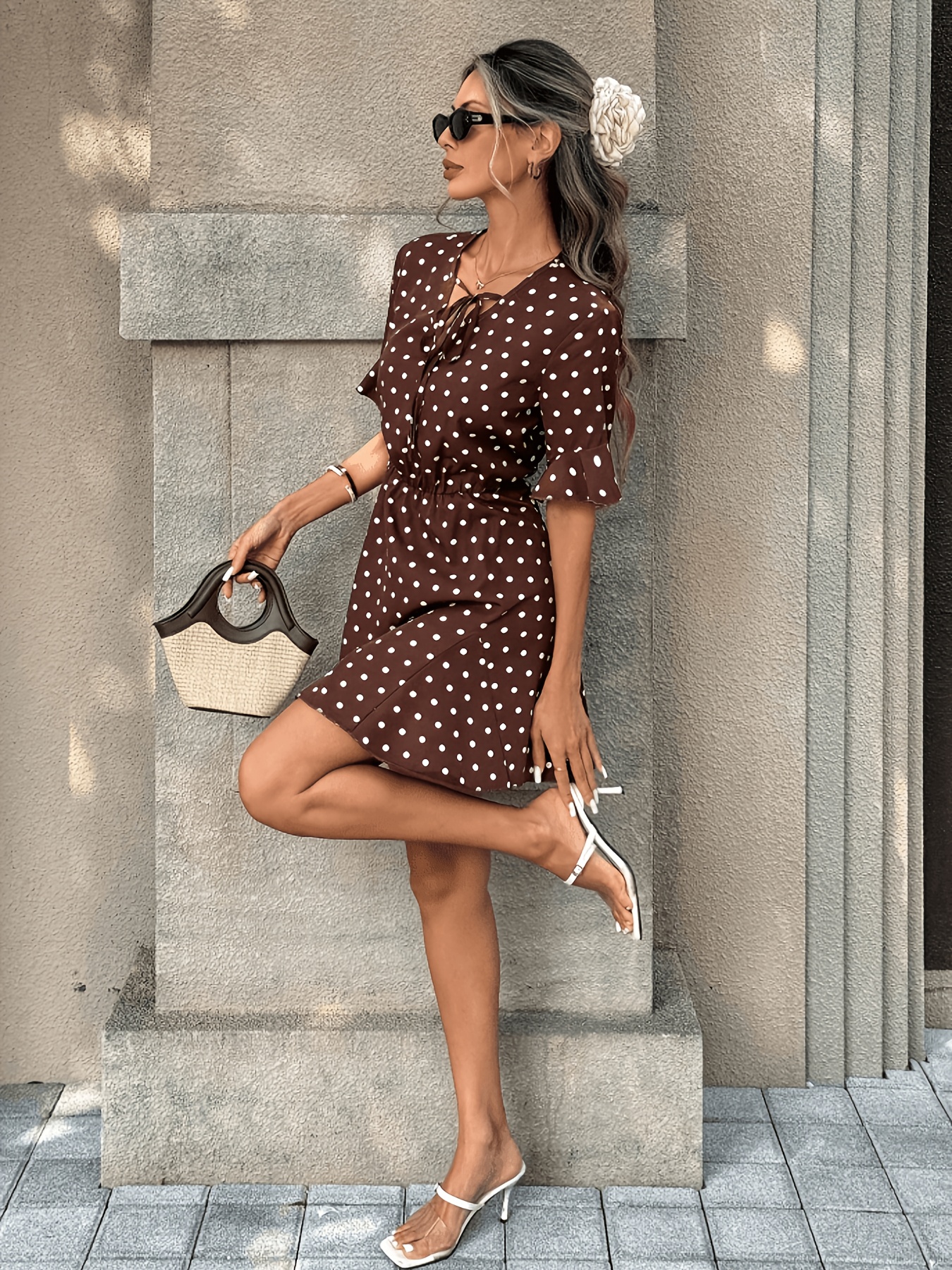 Abito corto elegante da donna, stile francese, scollo a V, maniche corte, legatura in vita, orlo a balze