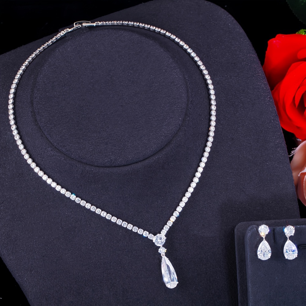 Silvery White Round Dangle Earrings & Pendant Necklace Set